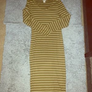 Mimi maternity fitted calf length dress